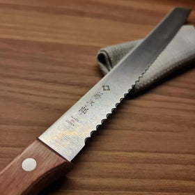 Tojiro laminated blade detail highlighting durability and rust resistance
