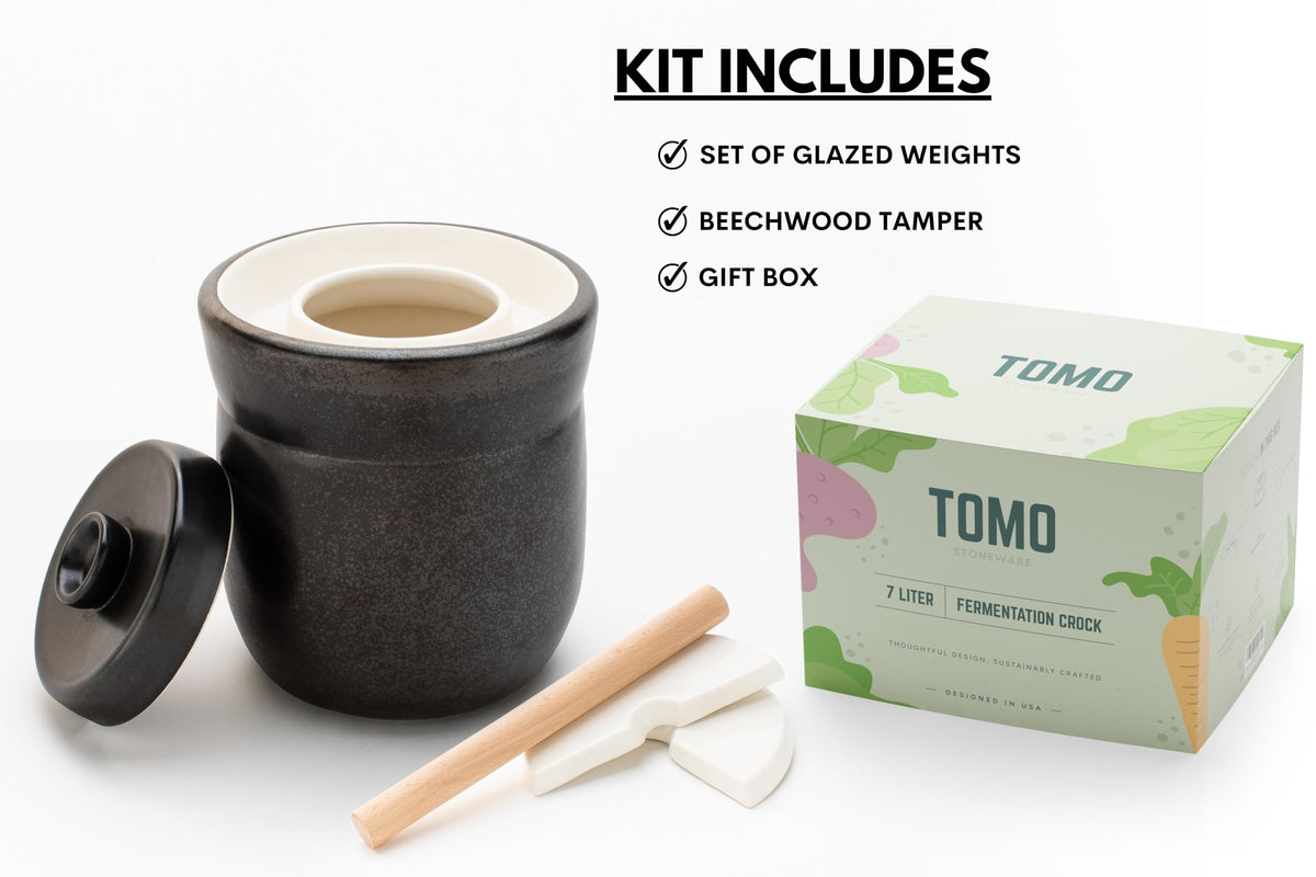 TOMO 3L wide-mouth crock ideal for easy loading of vegetables