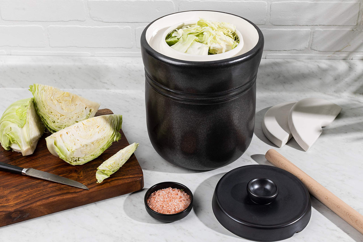 TOMO waterlock seal detail shows wide seal for easy fermentation.