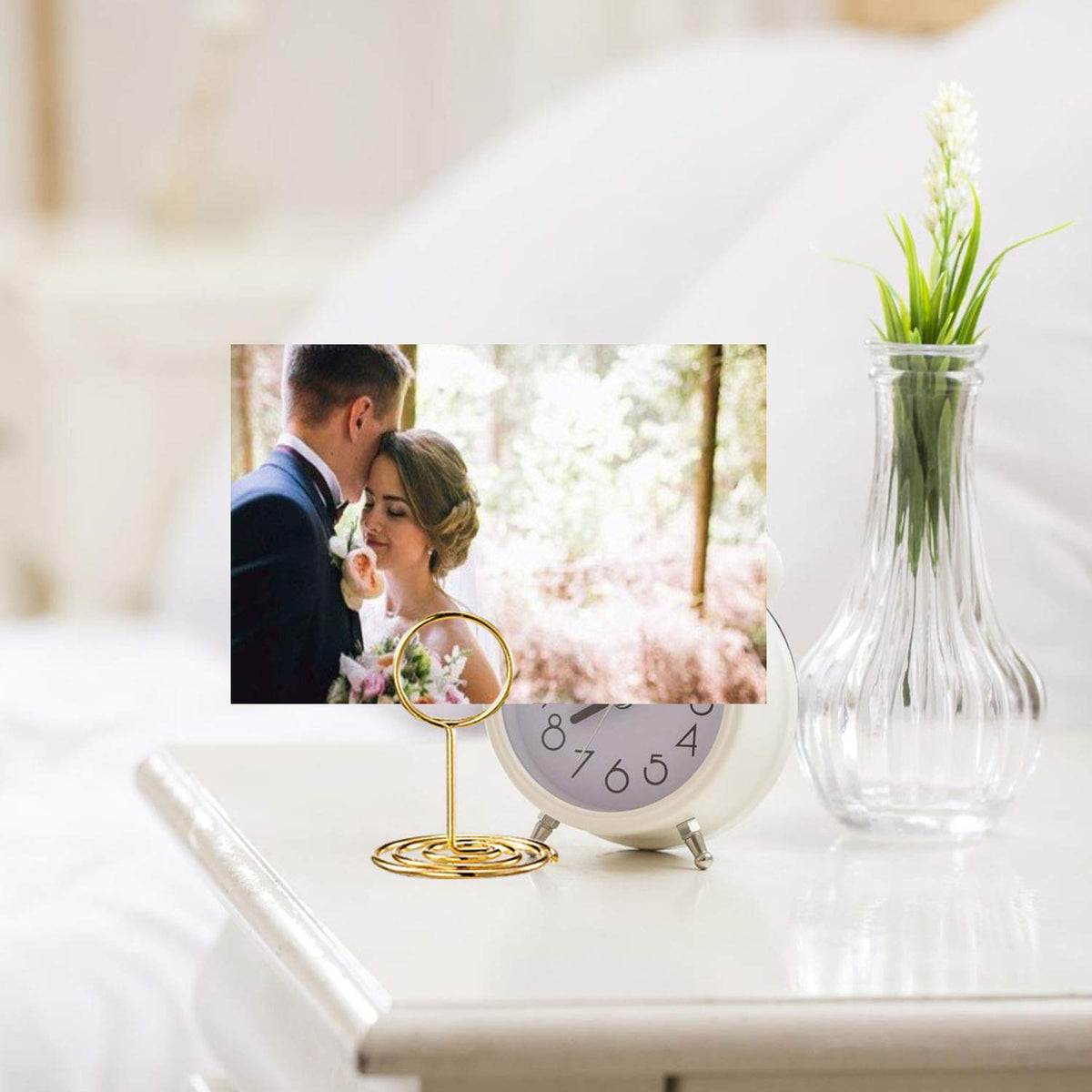 Toncoo wedding reception table decoration adds a stylish touch.