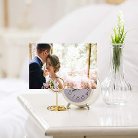 Toncoo wedding reception table decoration adds a stylish touch.