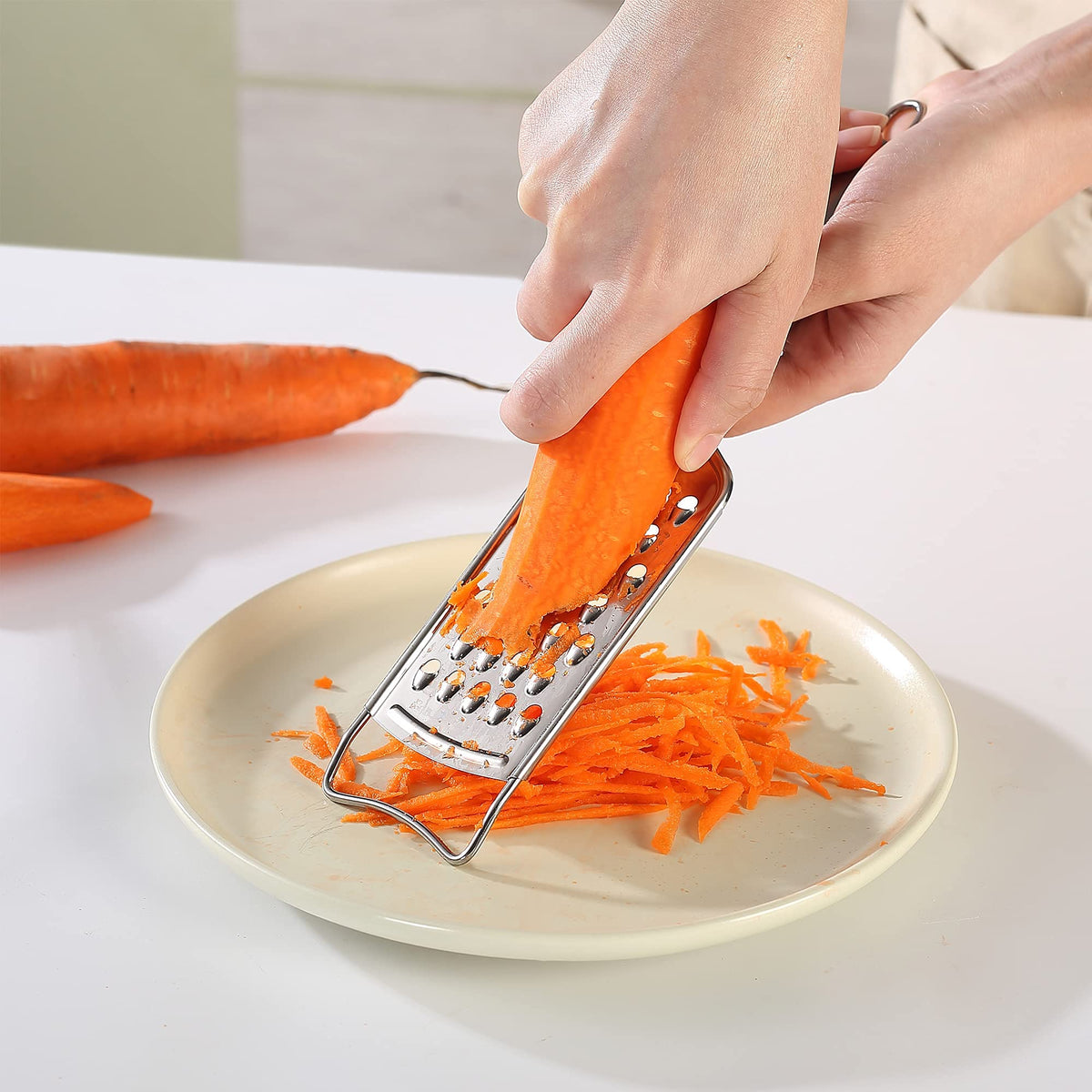 Tongjude half-round grater ideal for zesting and fine grating