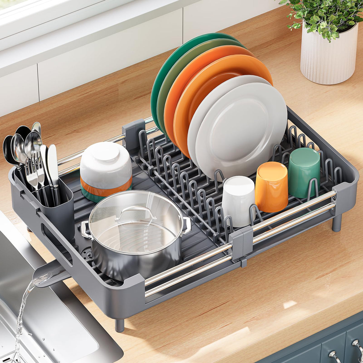 TOOLF cutlery holder keeps flatware organized while drying