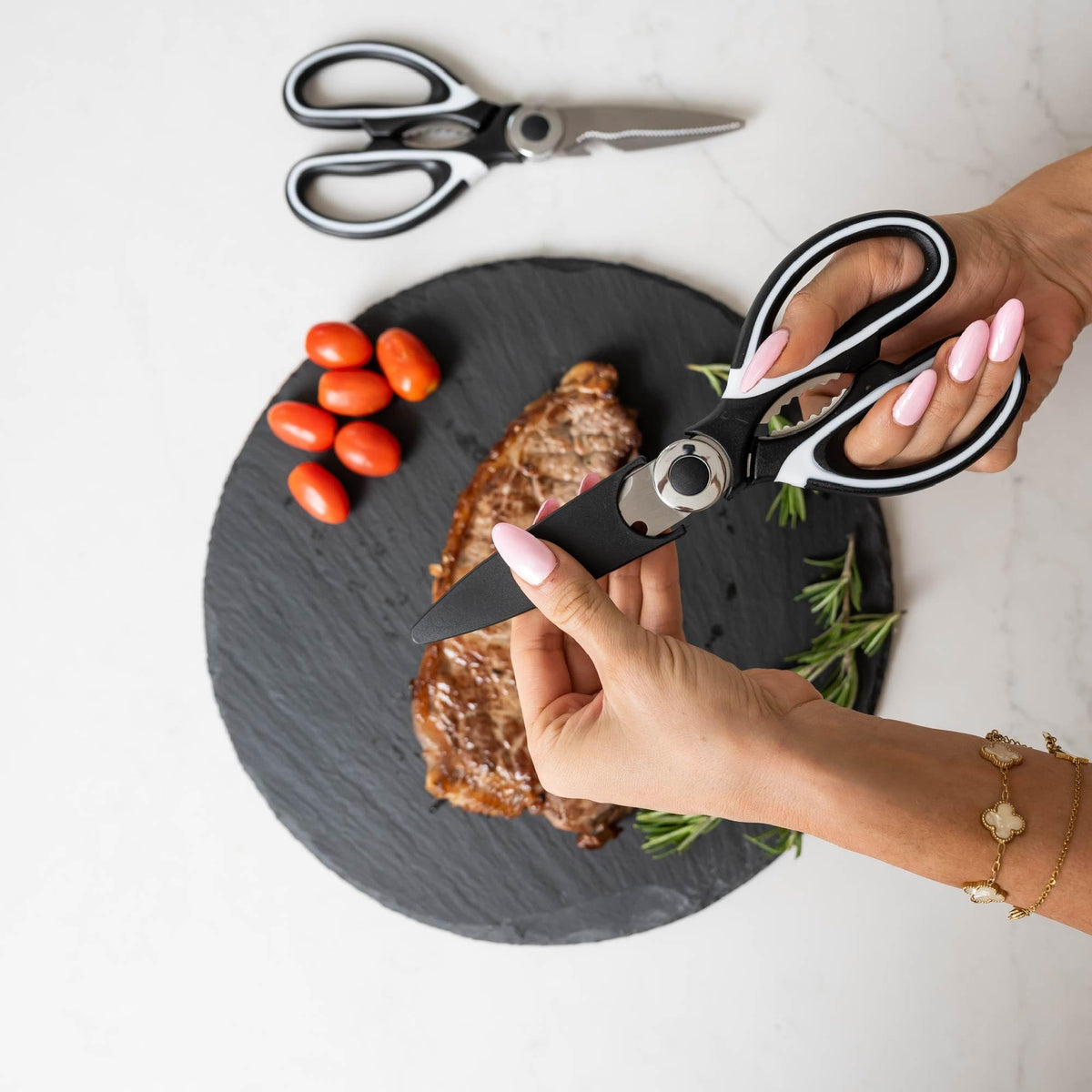 TopShelf non-slip handles provide control with wet hands
