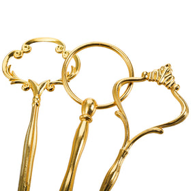 Tosnail garland-style fittings add decorative charm to dessert trays.