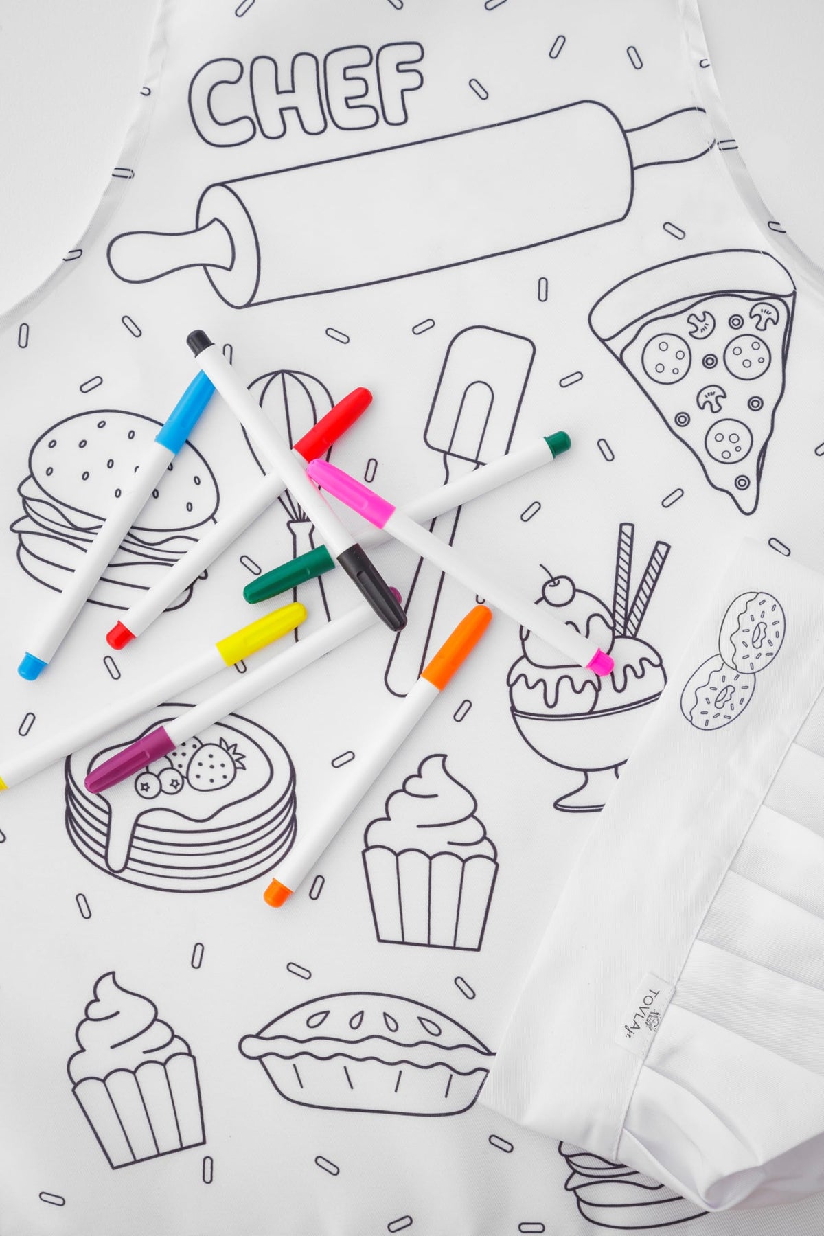 TOVLA JR breathable cotton fabric keeps kids cool while cooking.