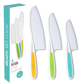 Tovla Jr kid safe knife set close-up blade with safe serrations for real cutting.