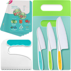 Tovla Jr with serrated blades ready for safe real-food cutting.