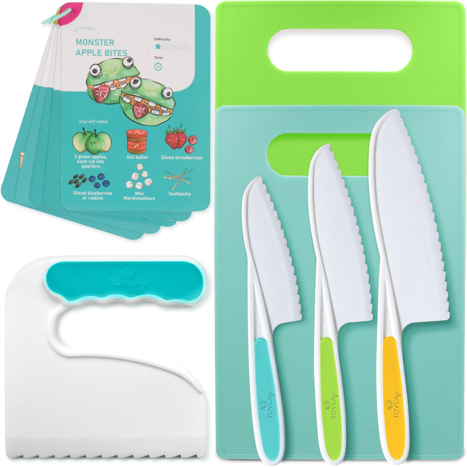 Tovla Jr with serrated blades ready for safe real-food cutting.