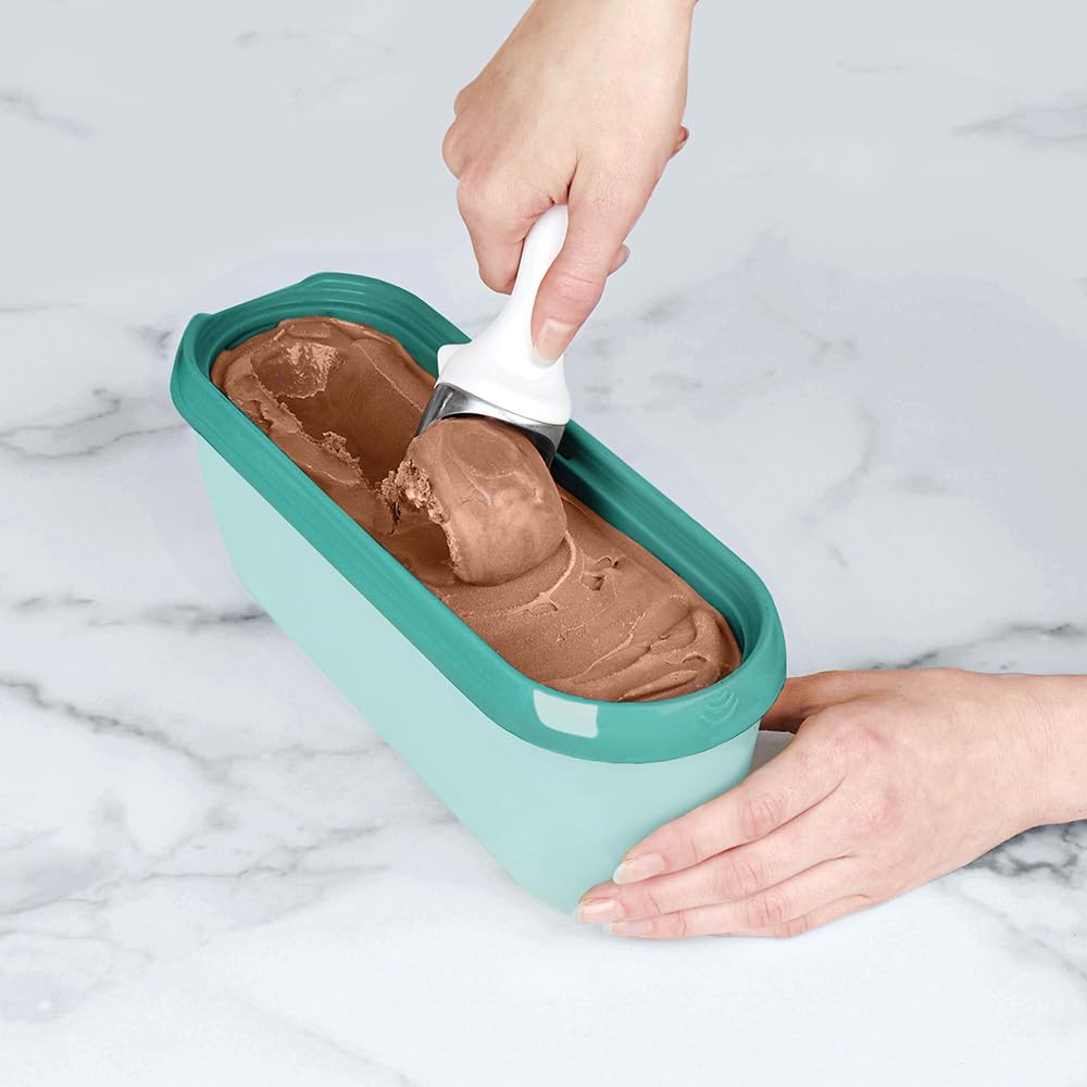 Tovolo double-wall insulated design keeps frozen treats stable during storage.