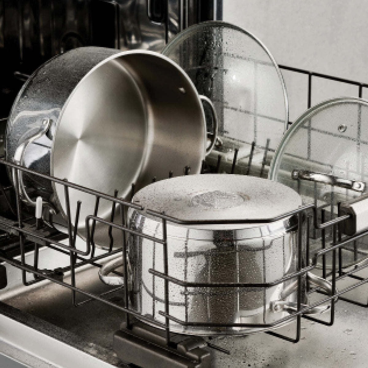 Tramontina Gourmet 5Qt compatible with all cooktops for flexible kitchen setup.