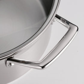 Tramontina Gourmet 5Qt tri-ply base closeup shows even heat distribution.