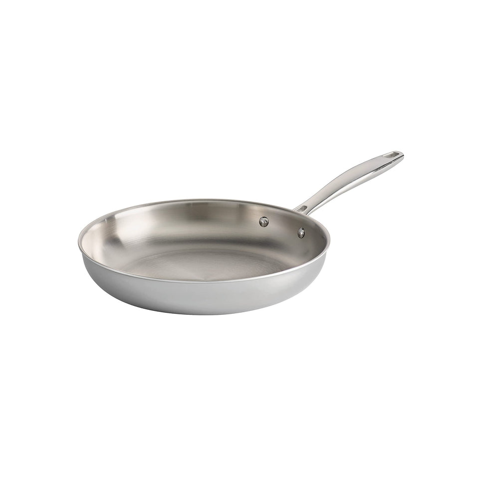 Tramontina Signature Tri-Ply 10-Inch Fry Pan shows even heat distribution for precise searing.