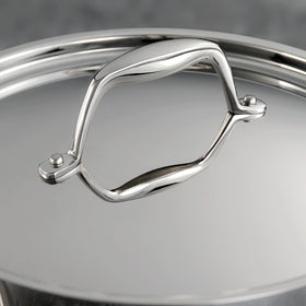 Tramontina Signature tri-ply riveted handle for secure, comfortable grip