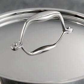 Dishwasher-safe exterior simplifies cleanup after cooking sessions.