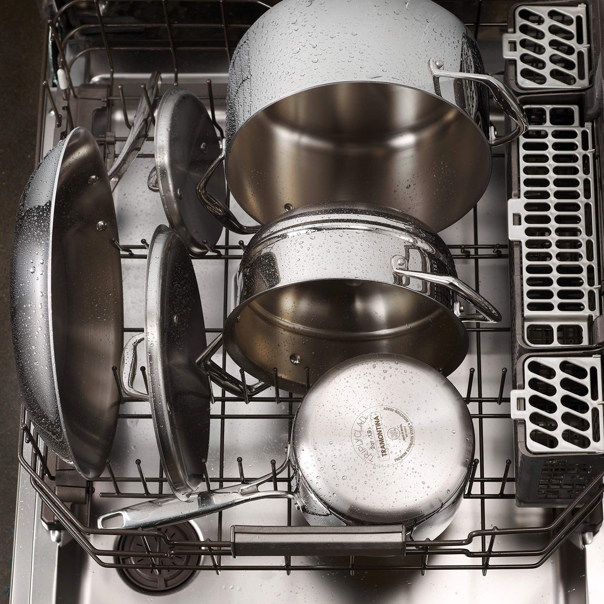 Sturdy stainless-steel handles stay cool for safe lifting.