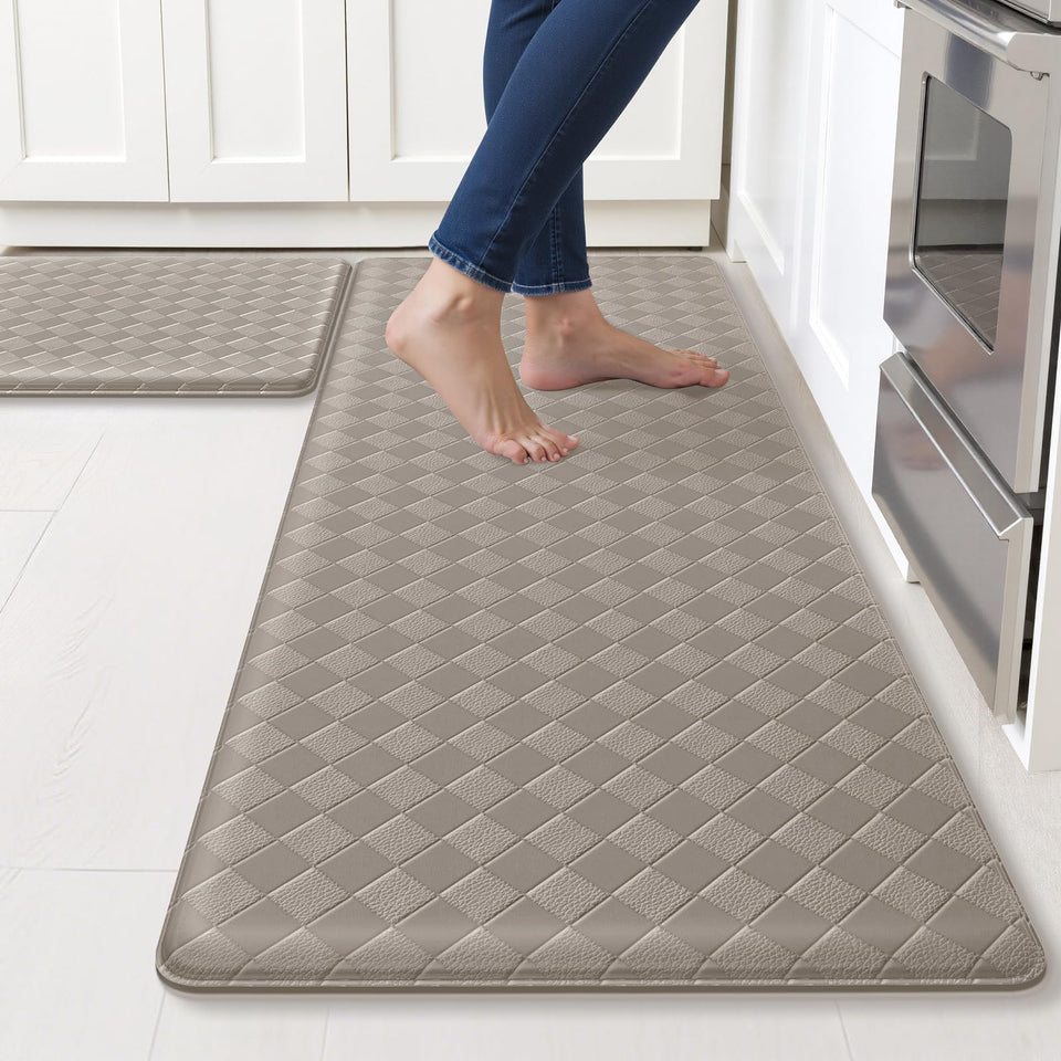 TranquilRelax diamond-pattern kitchen mat at sink provides cushioned comfort.