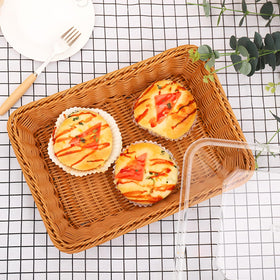 Trez Treamer acrylic lids keep food dust-free between courses.