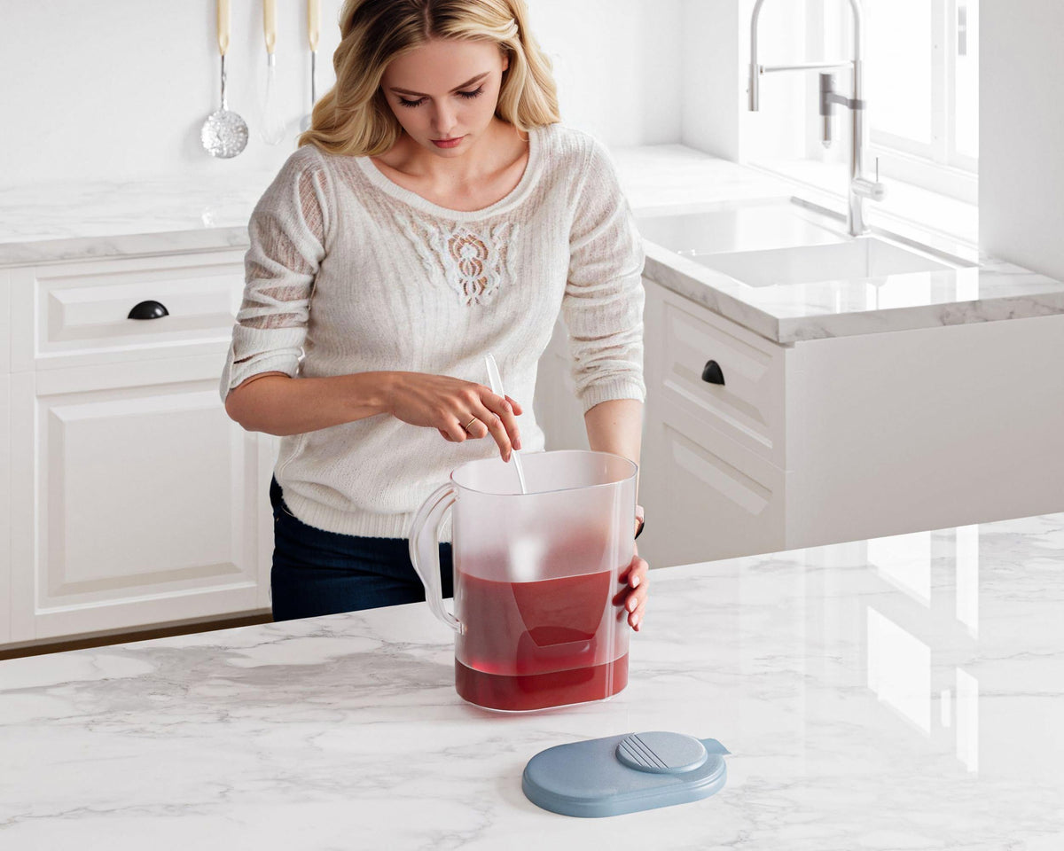 Tribello pitcher leak-proof lid keeps beverages secure during pouring.