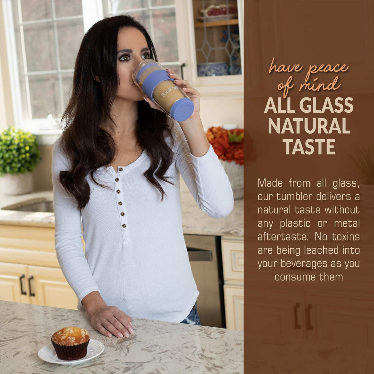 Tupkee double-wall insulation keeps beverages hot or cold longer.