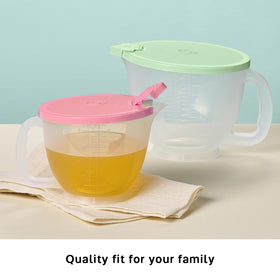 Tupperware Classic Mix-N-Store wide-mouth design for easy ingredient access.