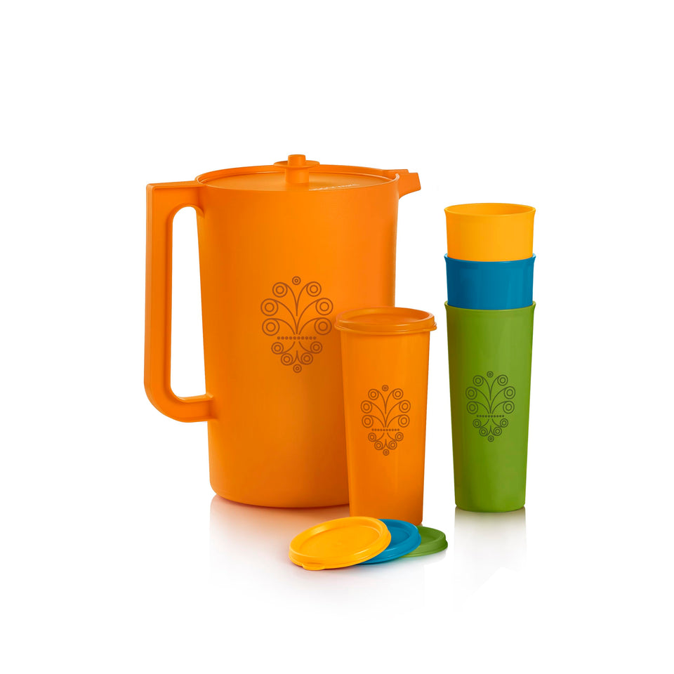 Tupperware Heritage pitcher with push-button lid for smooth pouring and splash control.