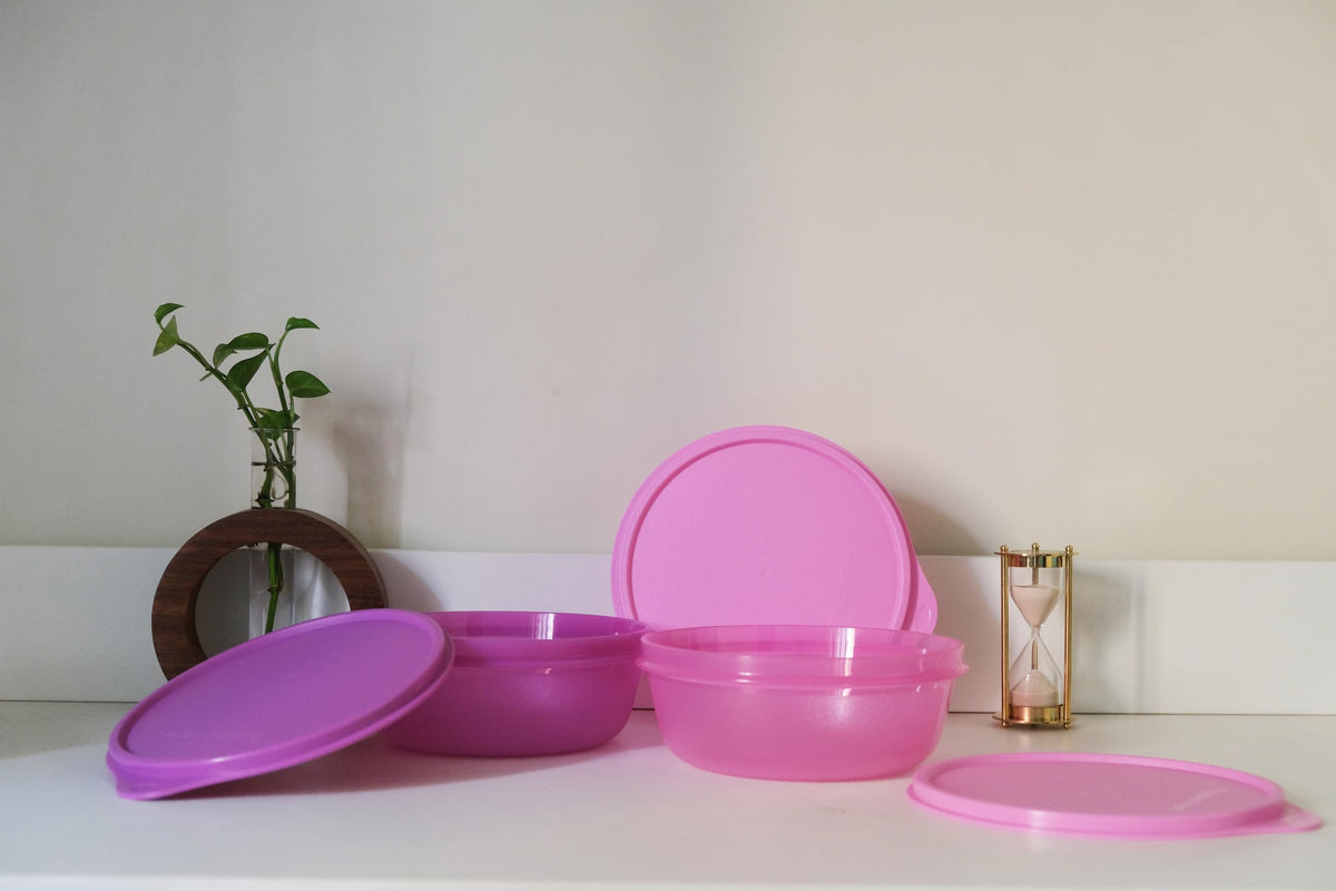Tupperware Leftover Bowl Set is dishwasher-safe for easy cleaning.