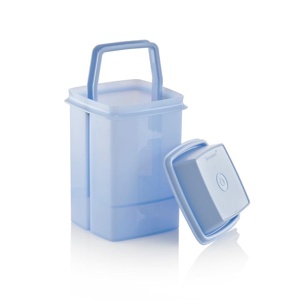 Tupperware Pick-a-deli container front view for easy liquid storage and access.