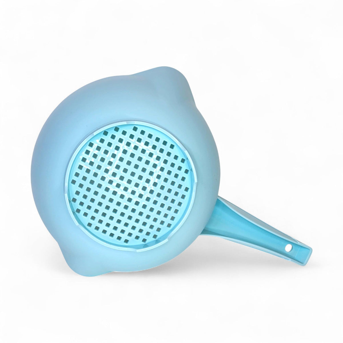 Tupperware small colander with handle serves as a convenient serving-bowl for veggies.
