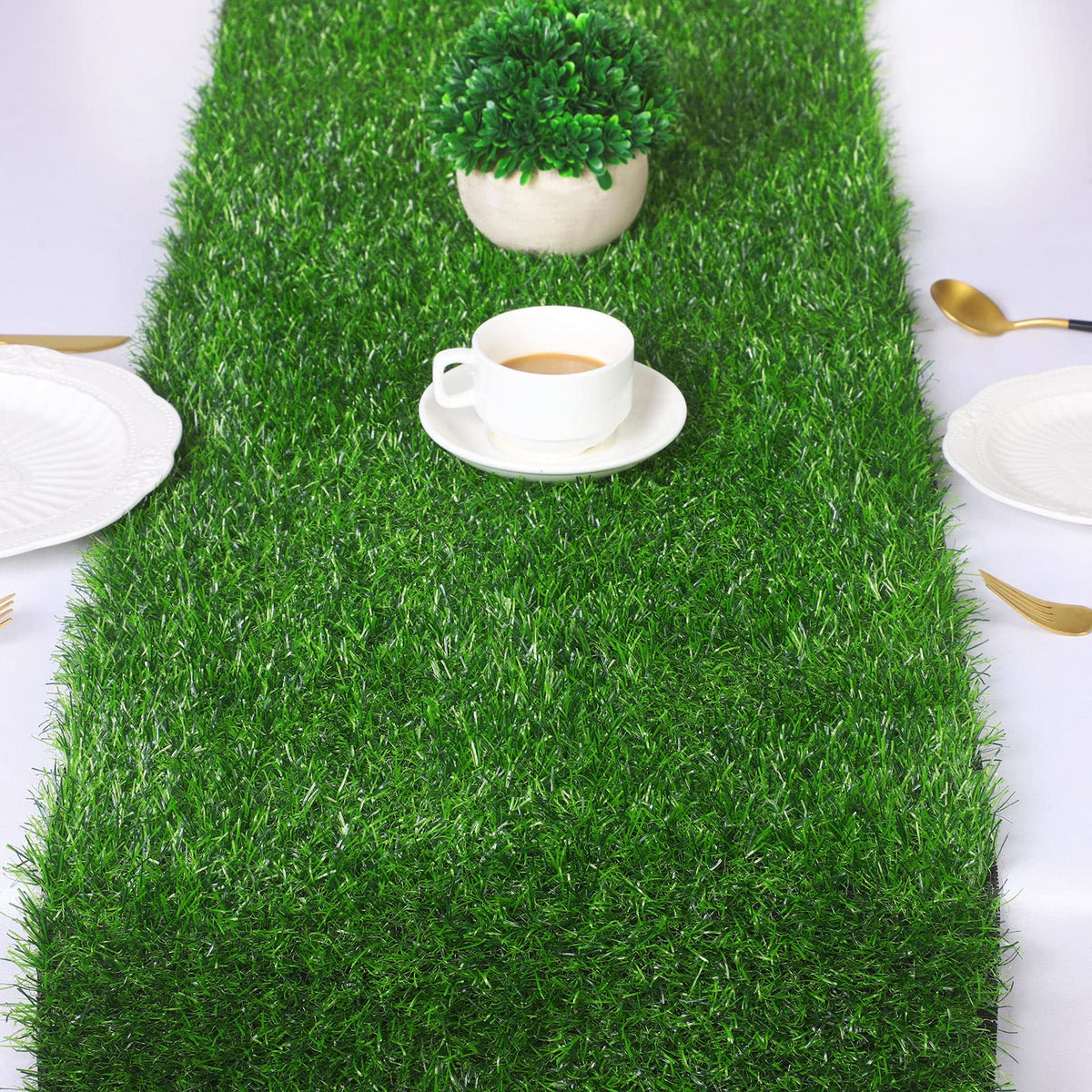 Turstin UV-resistant fibers ensure durable, odor-free table decor for repeated use.