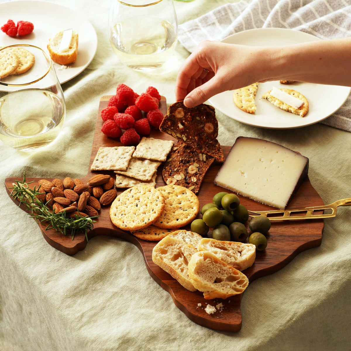 Twine Texas-shaped board for entertaining elevates tableside presentation.