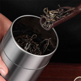 Tyenaza portable 450ml tea container ideal for travel and outdoor adventures.