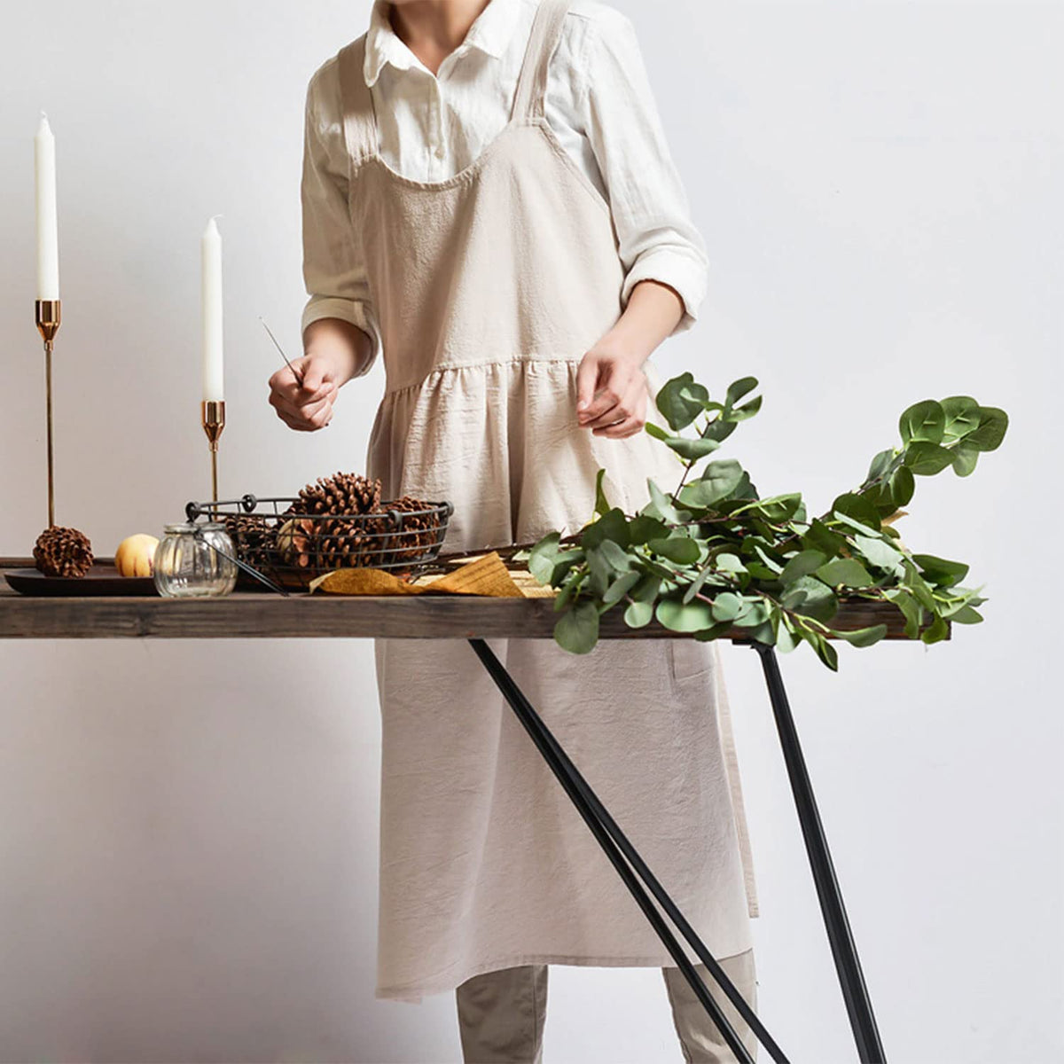 Uaussi unisex kitchen apron suitable for home cooks and hobbyists