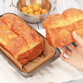 UCBAT BPA-free and PFOS-free bakeware for cleaner baking sessions