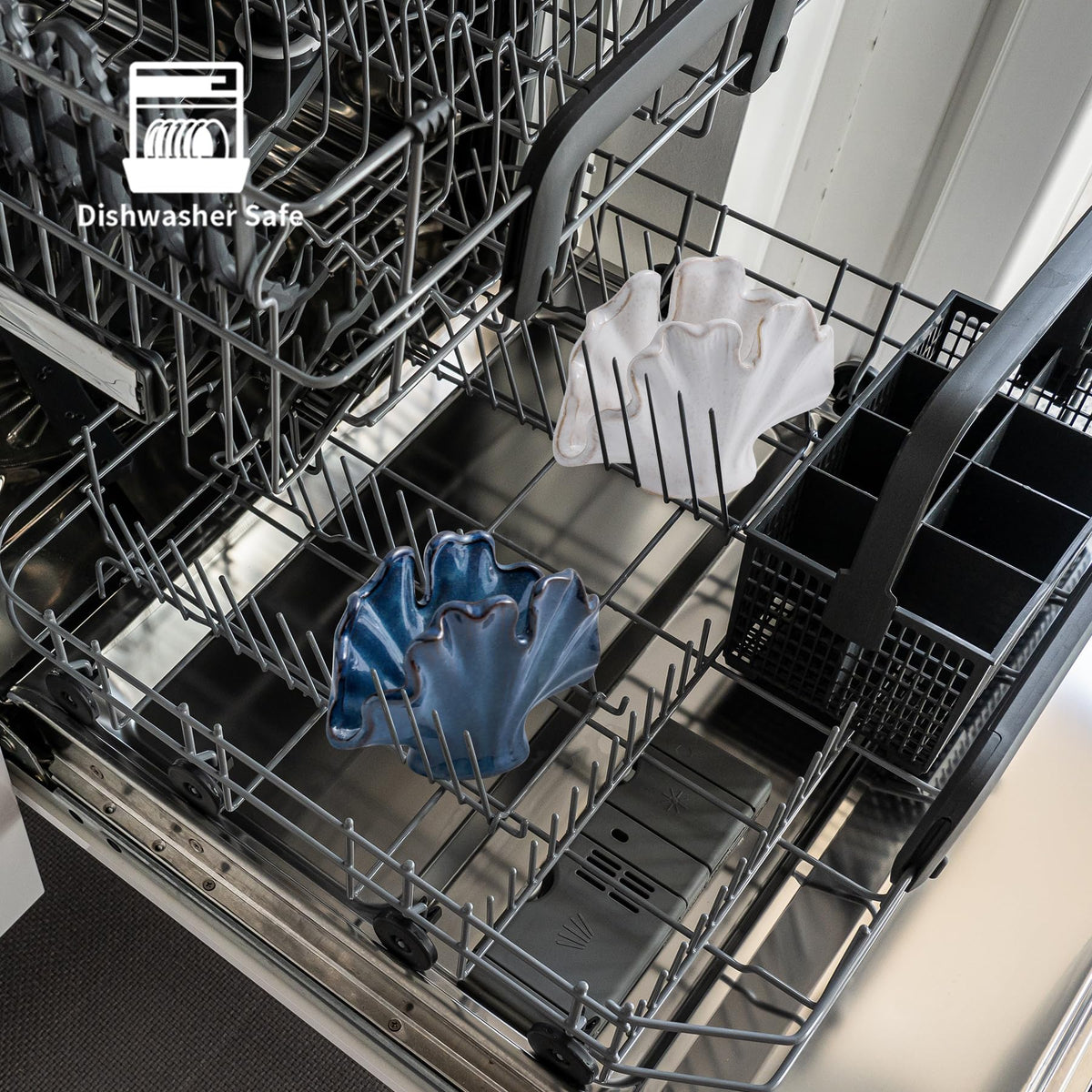 Uiddo sturdy ceramic construction ensures durability in wet environments.