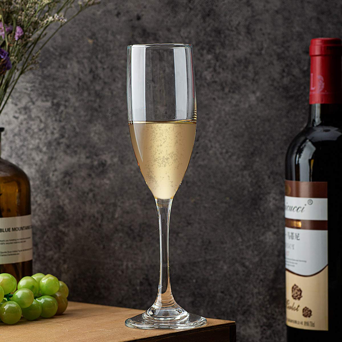 UMEIED champagne flutes shown as dishwasher safe for easy cleanup after events.