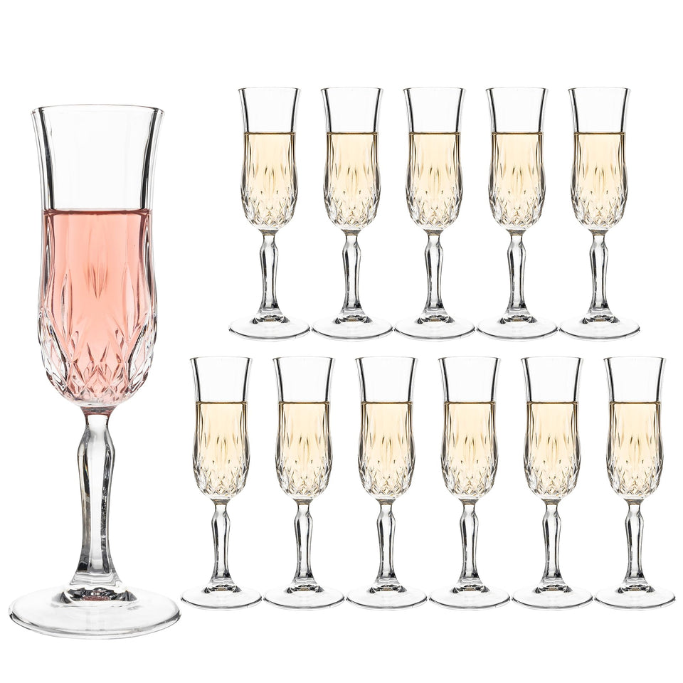 UMEIED engraved champagne flutes show a closeup etching that catches the light for elegant toasts.