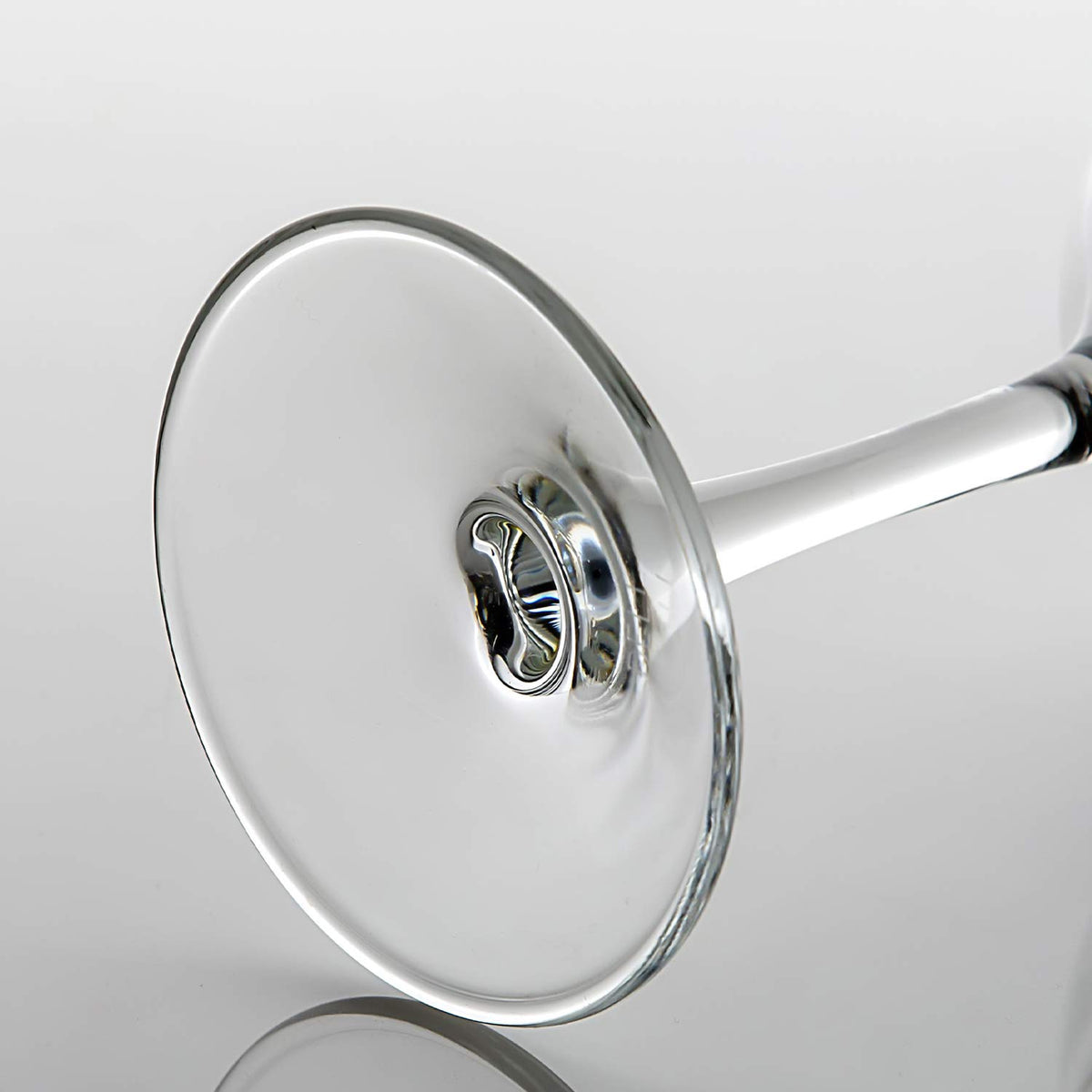 UMI UMIZILI dishwasher-safe wine glass for quick cleanup after events