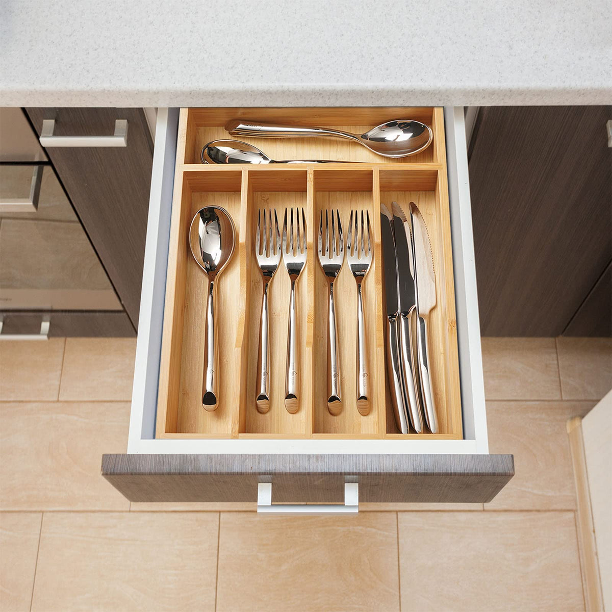Umilife easy-clean bamboo base simplifies maintenance with wipe-clean care.