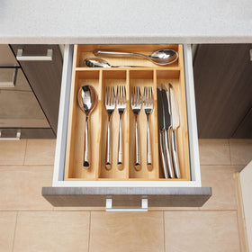 Umilife easy-clean bamboo base simplifies maintenance with wipe-clean care.