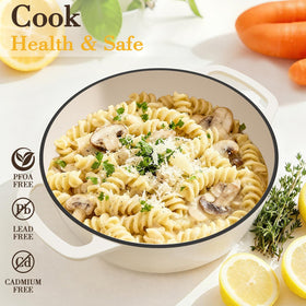 Umite Chef cast-iron pot handles soups and stews with ease