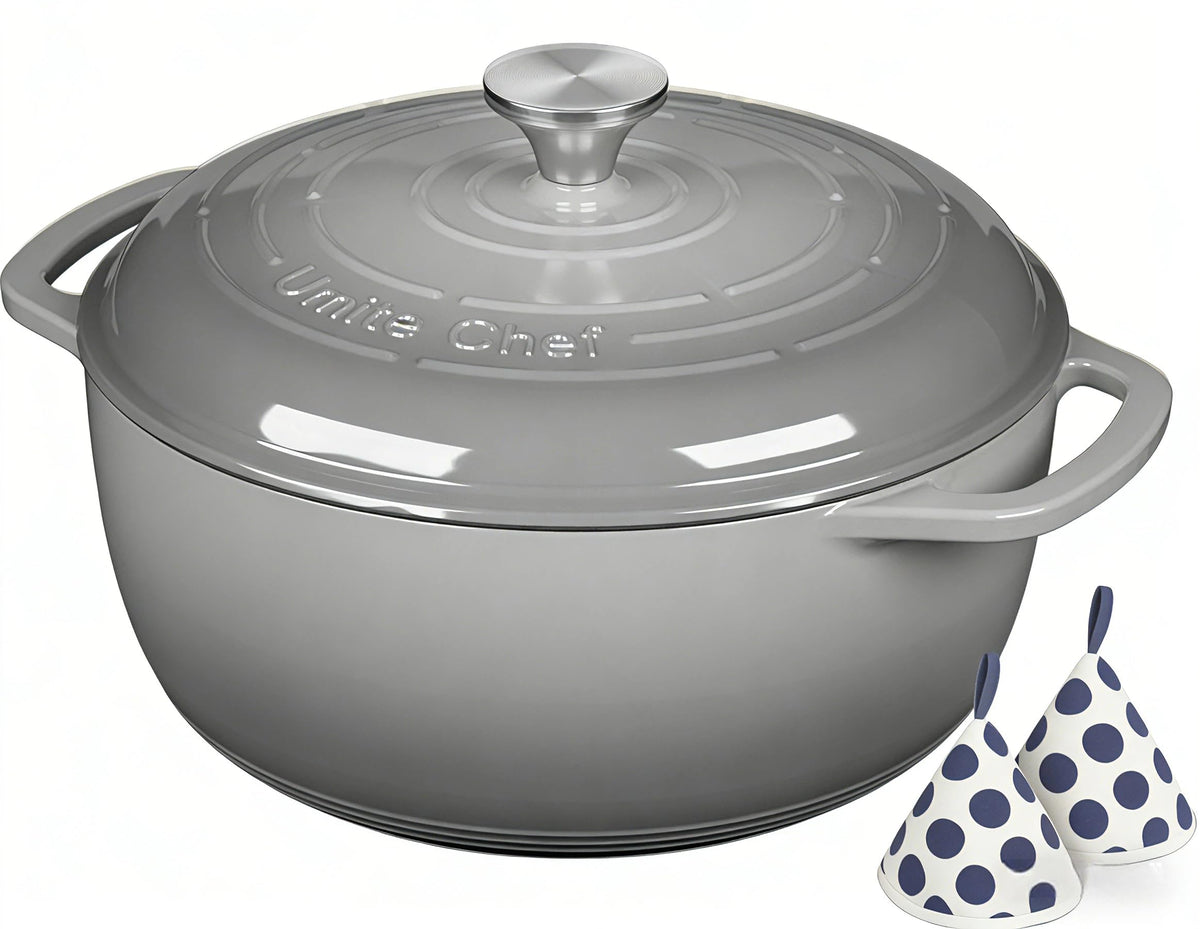 Umite Chef cotton potholders protect hands when handling the hot pot.