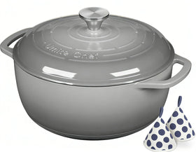Umite Chef cotton potholders protect hands when handling the hot pot.