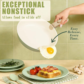 Umite Chef granite nonstick coating offers easy release and durability.
