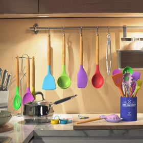 Umite Chef included hooks and utensil holder for organized storage