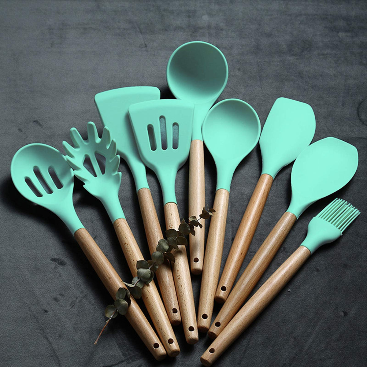 Umite Chef utensils featuring stainless steel core for durable, rigid performance.