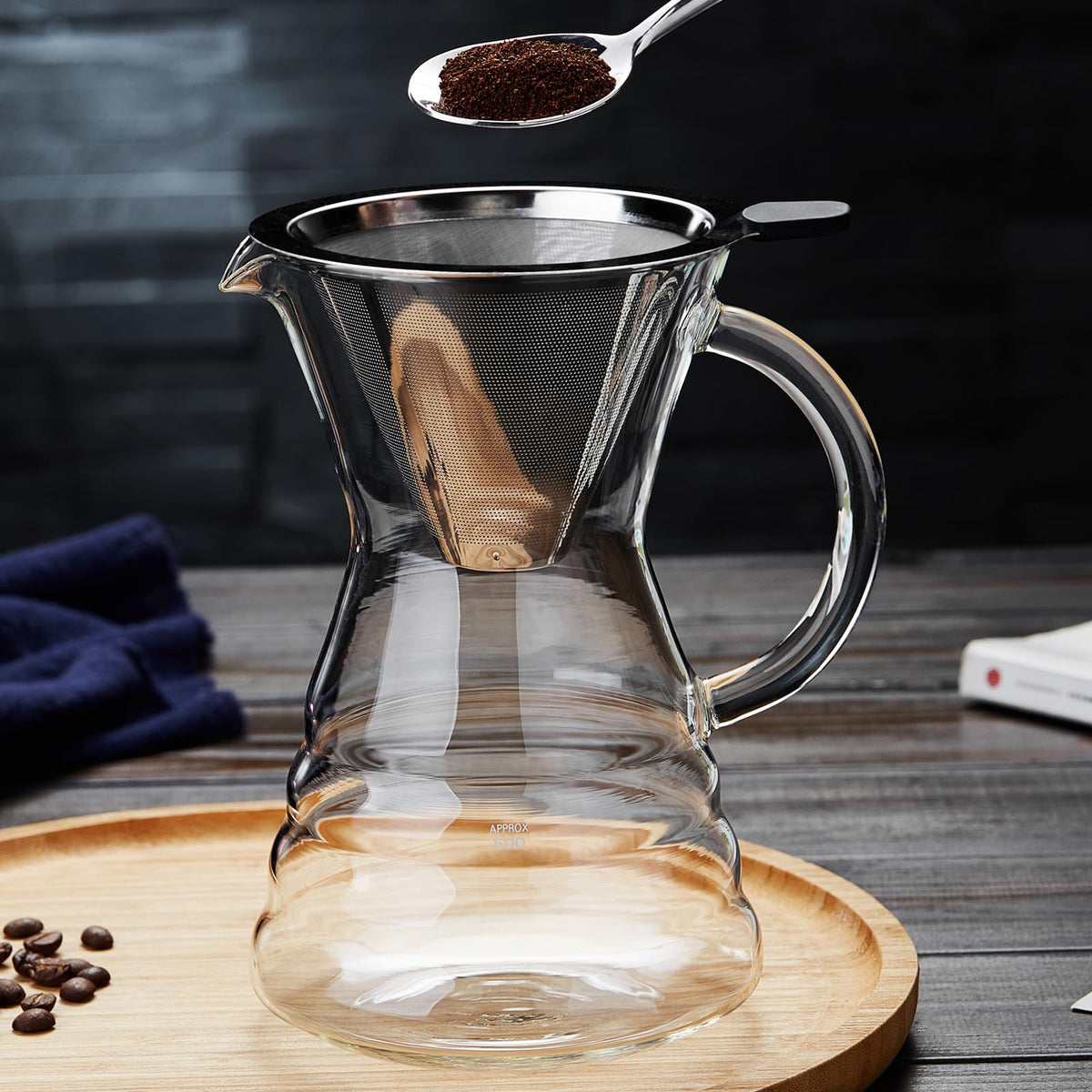 Unbreakable 27 oz coffee maker ideal for solo mornings or shared coffee time.