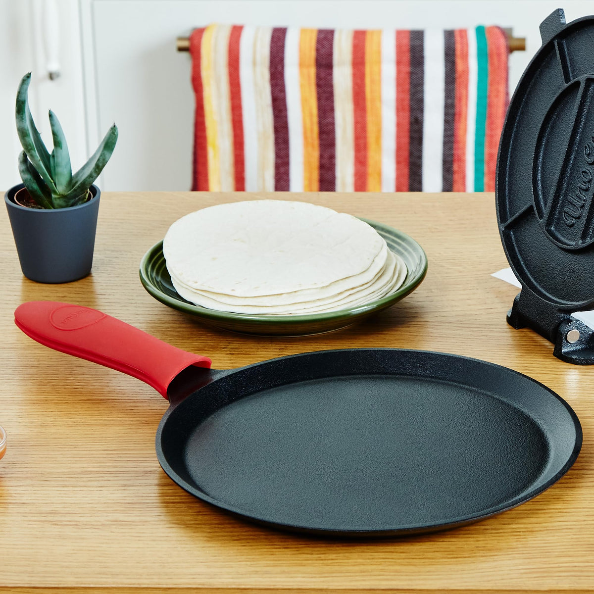 Uno Casa pre-seasoned cast iron comal ready to use.