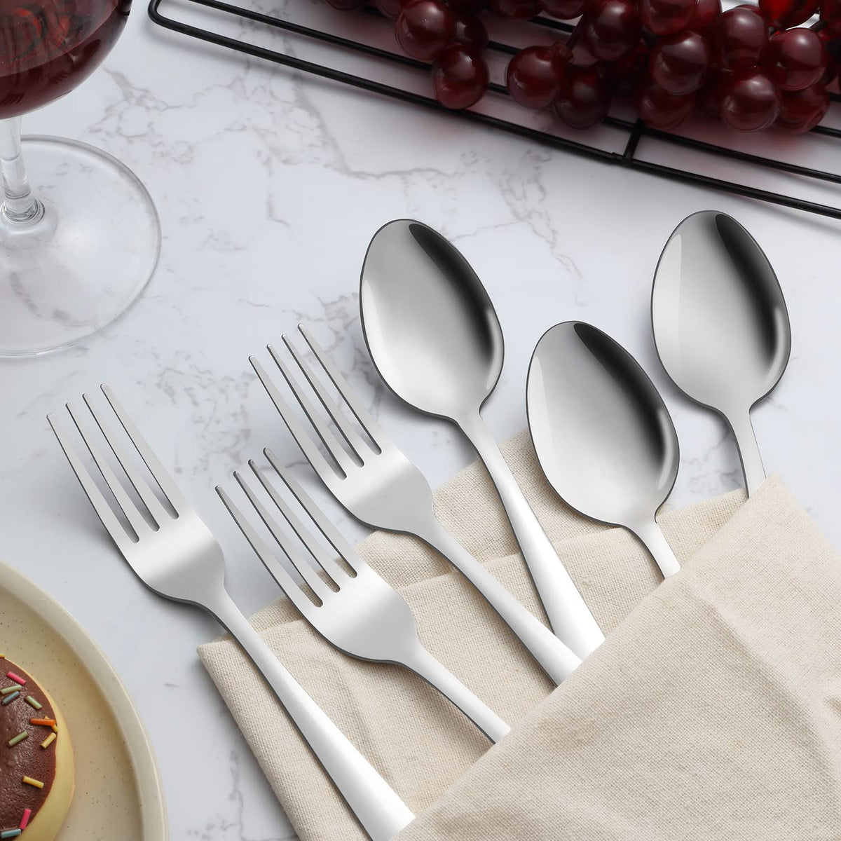 Unokit dining setup on table suitable for home, events, and hotel service