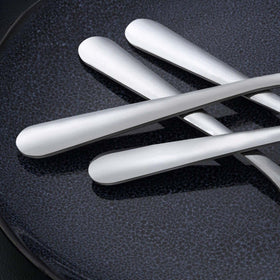 Unokit dinner forks featuring a classic design to elevate table settings